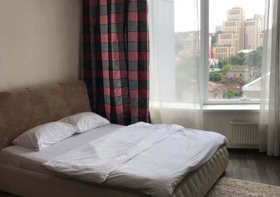 Однокомнатная квартира студия Brown Мост Сити